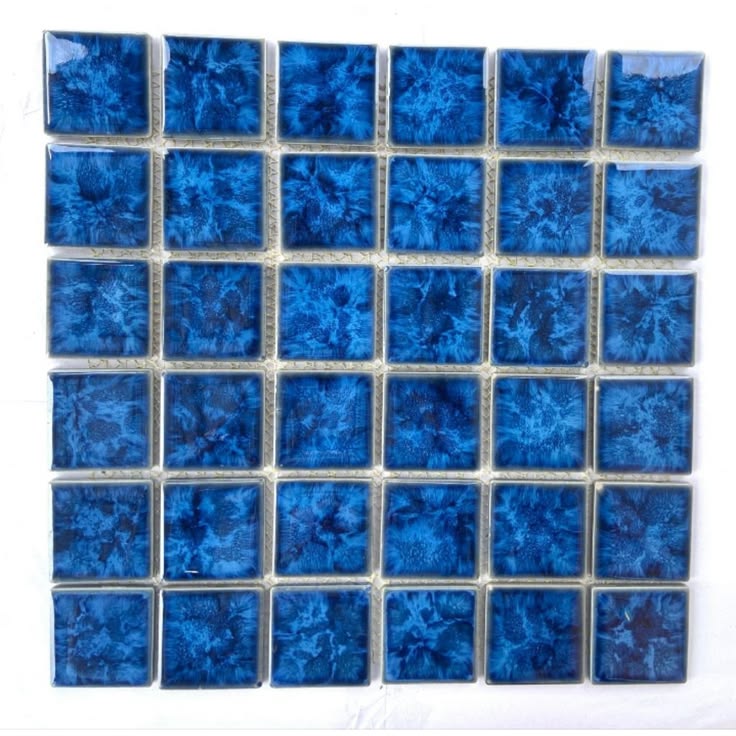 Mozaik kuda laut berbagai tipe seperti SQ 344 atau TSQ Mix 542, yang menampilkan gradasi warna biru gelap dengan motif menyerupai marmer.